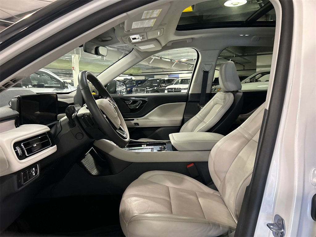 Used 2025 Lincoln Aviator Reserve w/ Illumination Package image 10