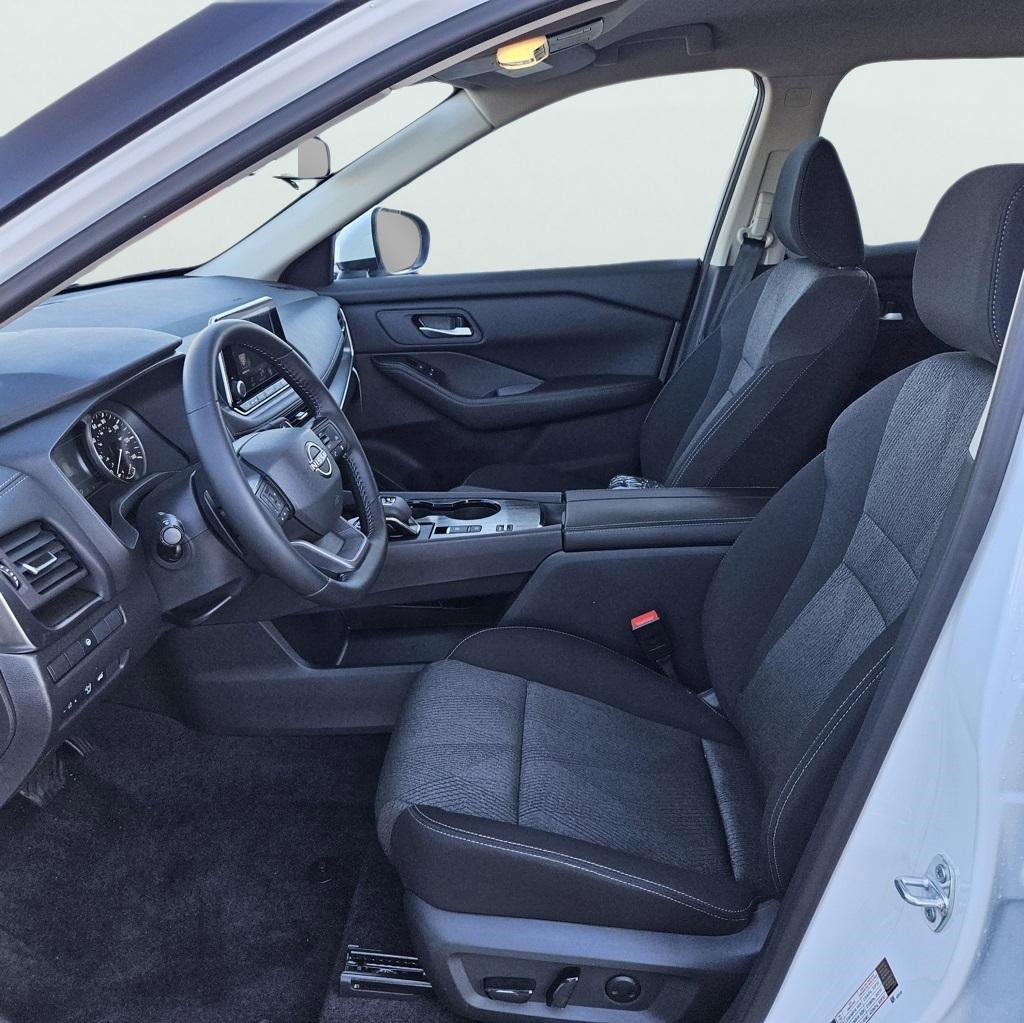 New 2026 Nissan Rogue SV image 10