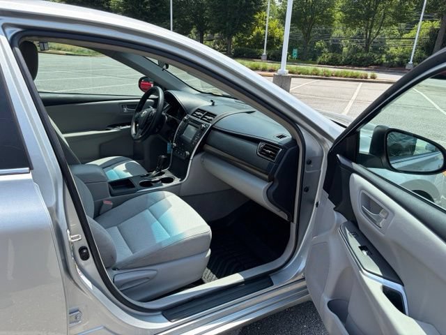 Used 2016 Toyota Camry LE FWD image 23