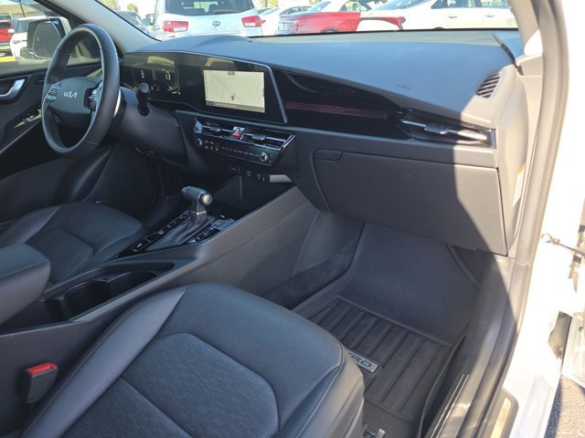 Used 2024 Kia Niro SX image 10