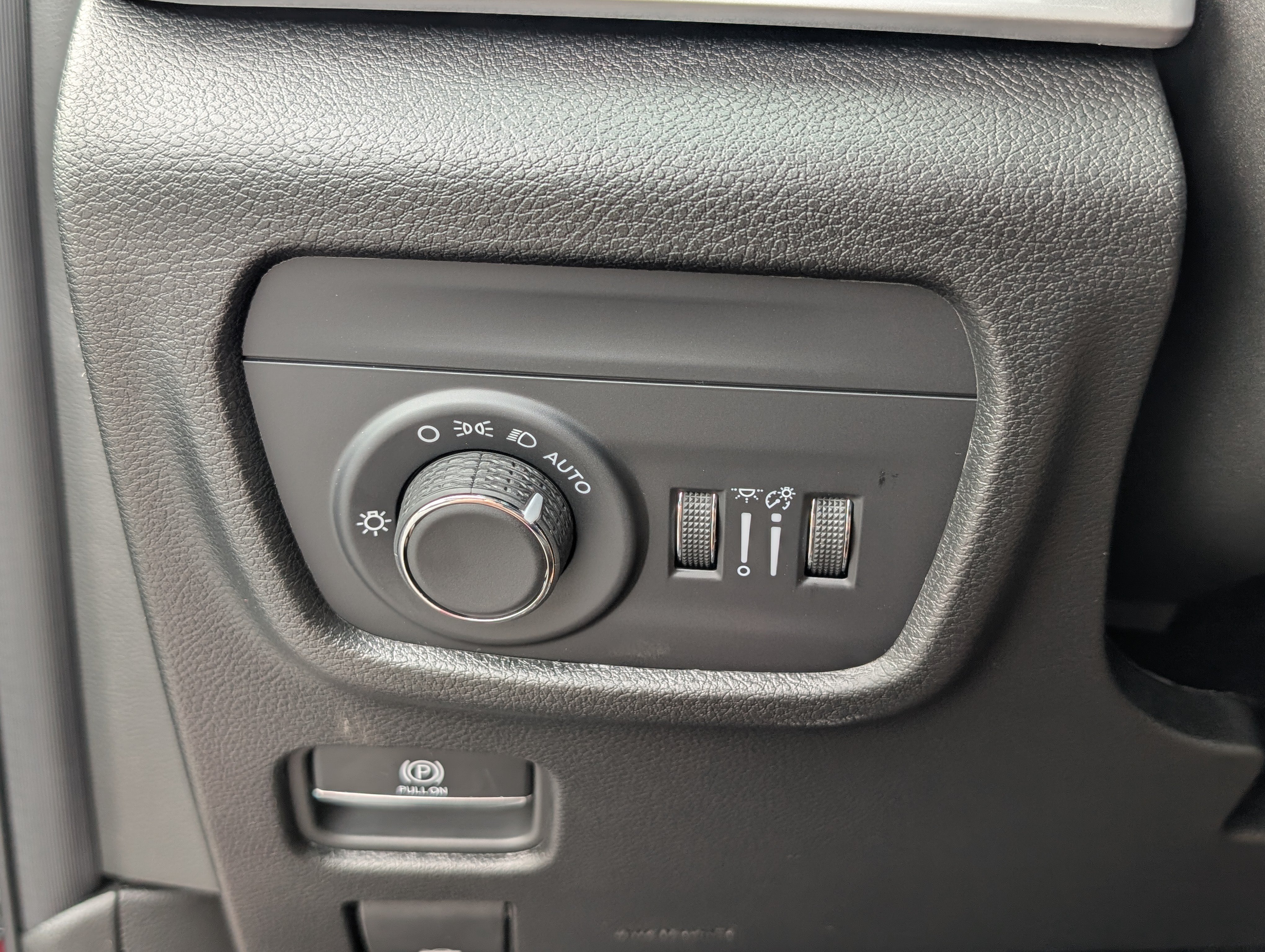 New 2025 Jeep Grand Cherokee Altitude AWD/4WD image 20