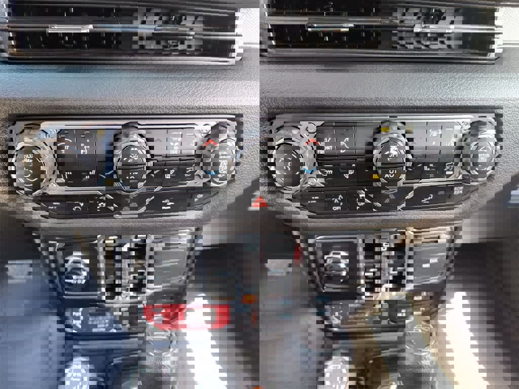 New 2025 Jeep Gladiator Sport image 19