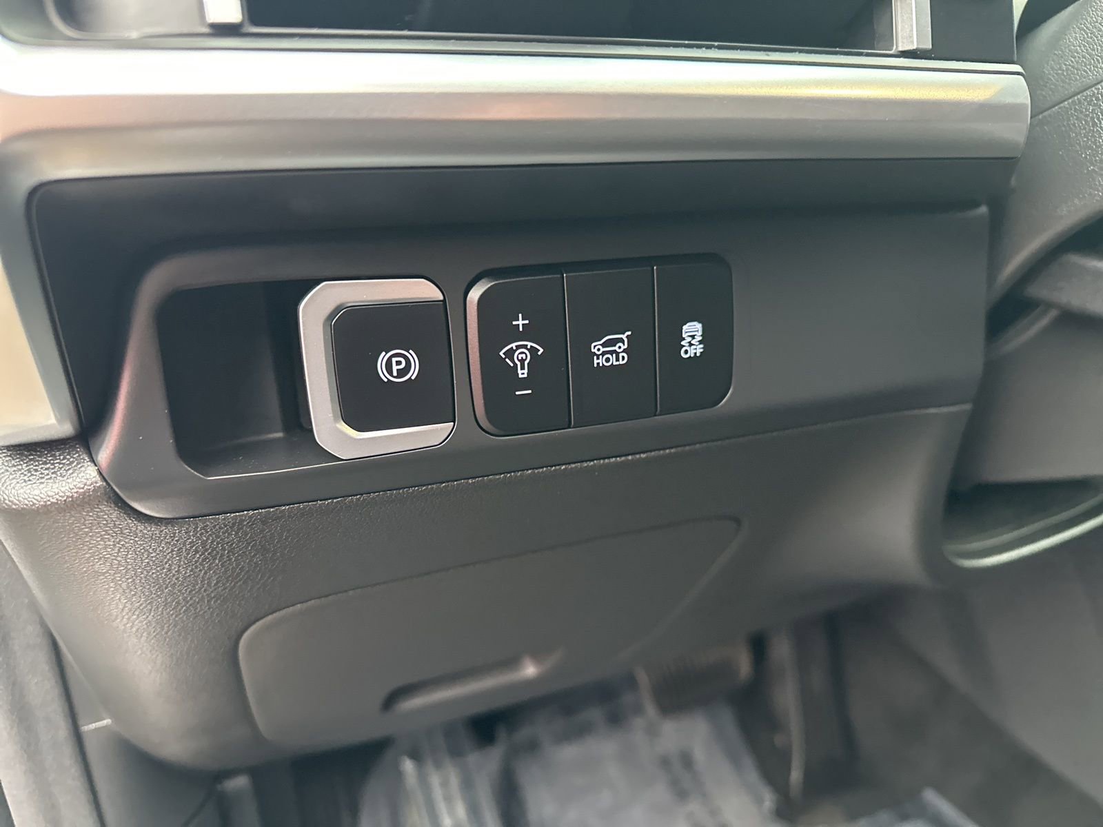 Used 2025 Hyundai Santa Fe SE image 13