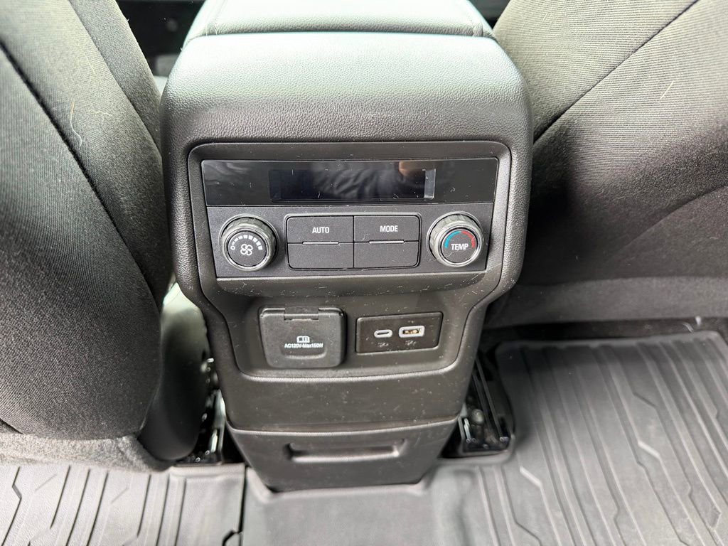 Used 2023 GMC Acadia SLE w/ Driver Convenience Package image 9