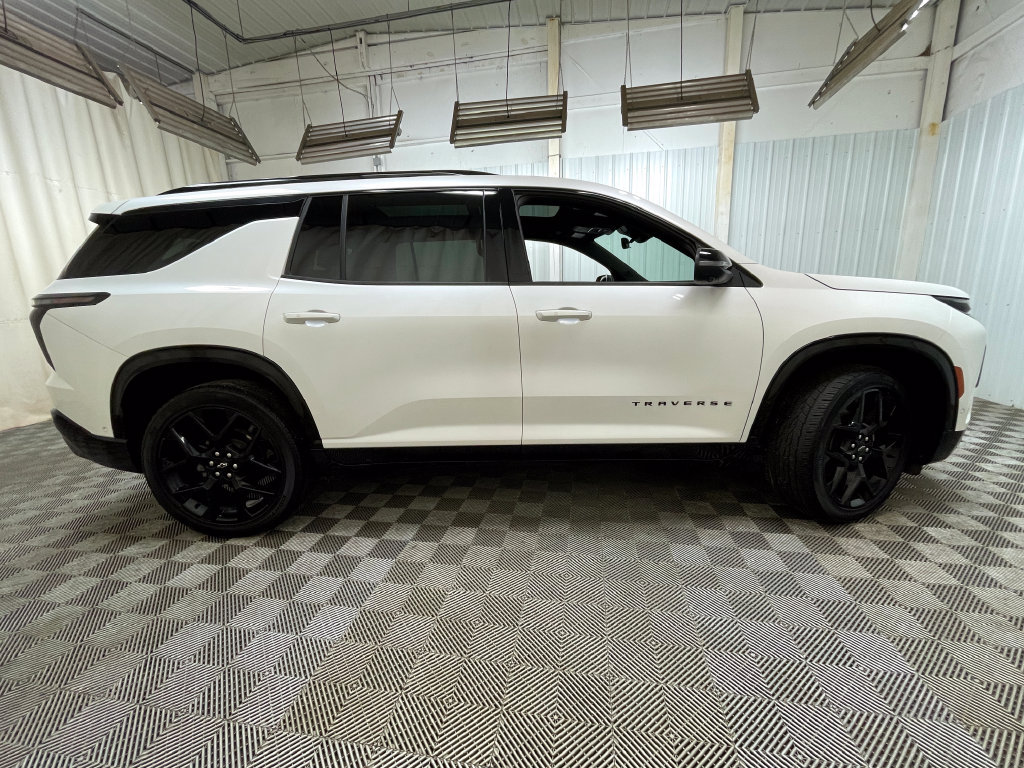 Used 2024 Chevrolet Traverse RS w/ LPO, Floor Liner Package AWD/4WD image 27
