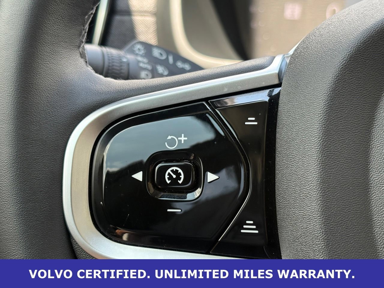 Certified 2025 Volvo XC90 B6 Plus AWD/4WD image 16