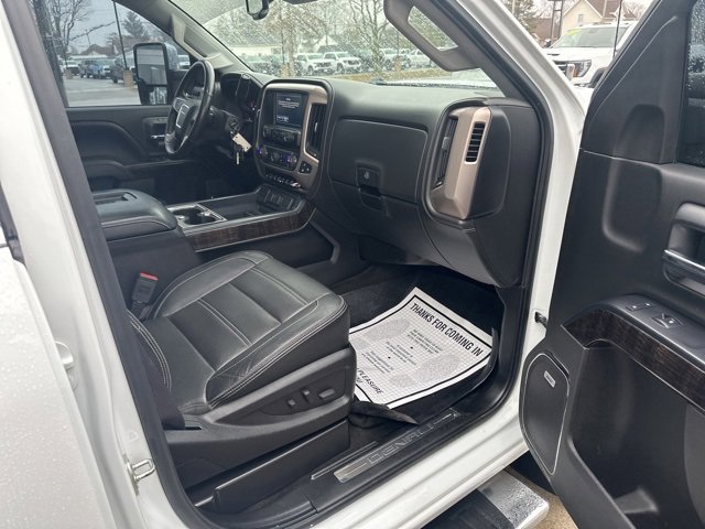 Used 2016 GMC Sierra 3500 Denali w/ Duramax Plus Package image 17