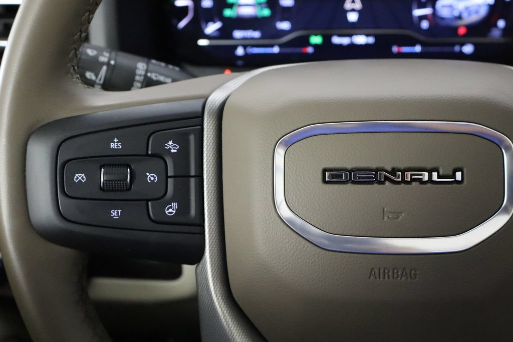 Used 2024 GMC Yukon Denali AWD/4WD image 7