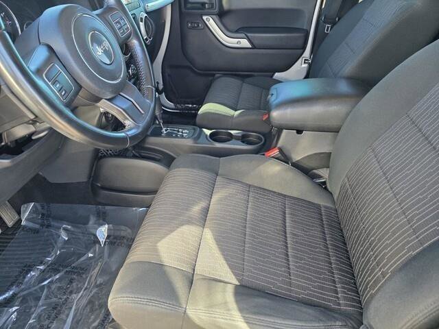 Used 2012 Jeep Wrangler Sahara image 14