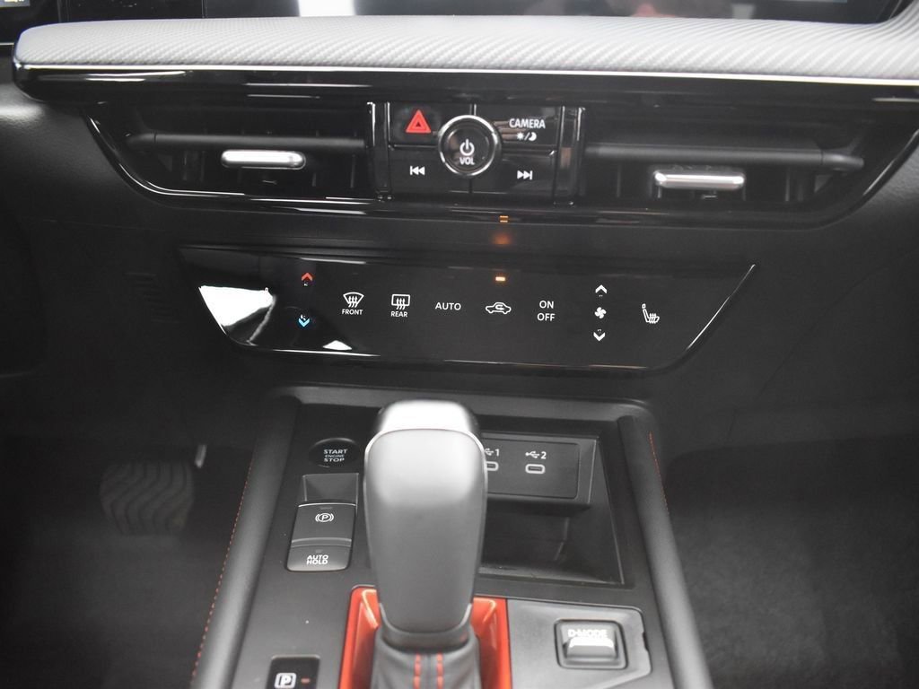 New 2026 Nissan Kicks SR w/ Cold Weather Package image 11
