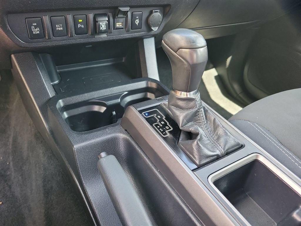 Used 2022 Toyota Tacoma TRD Off-Road w/ Technology Package AWD/4WD image 23