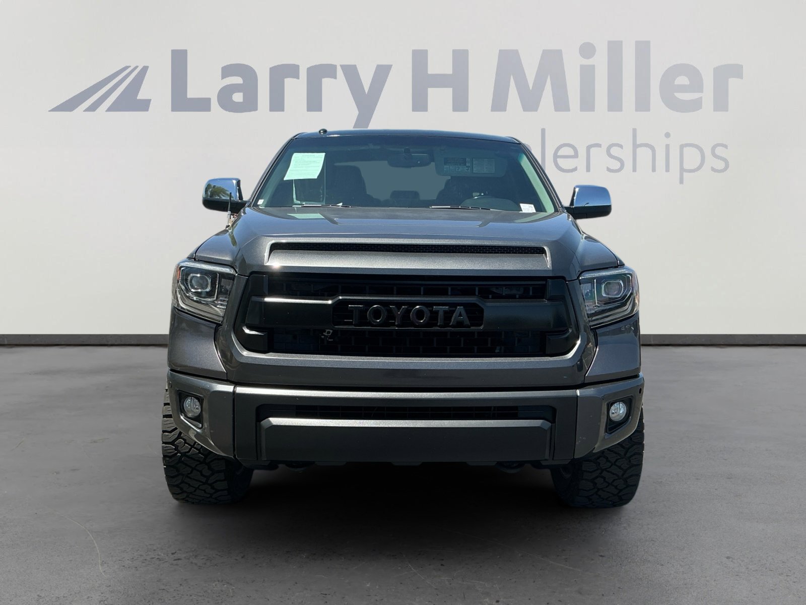Used 2015 Toyota Tundra Limited w/ Limited Premium Package AWD/4WD image 8