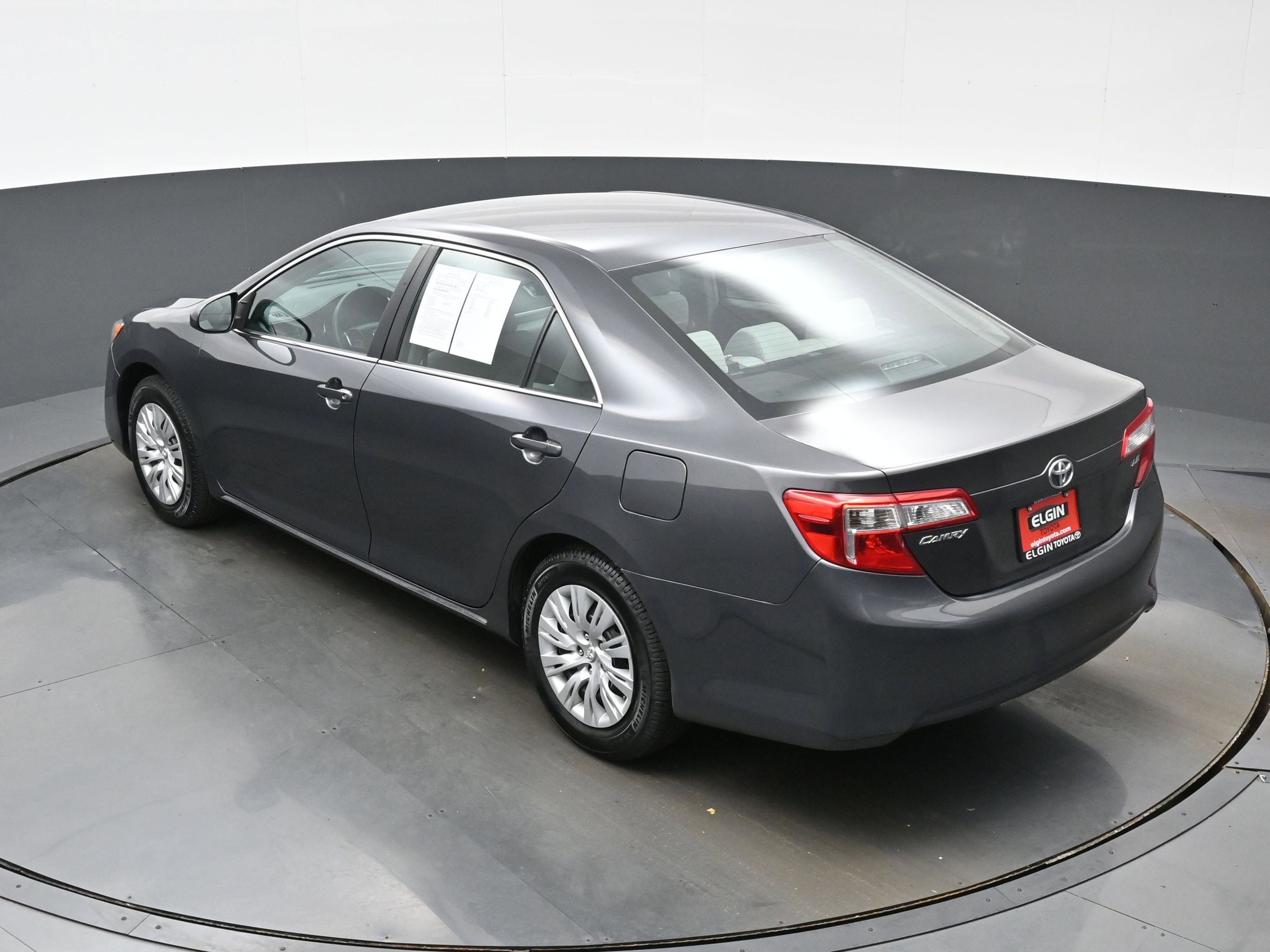 Used 2013 Toyota Camry LE image 33