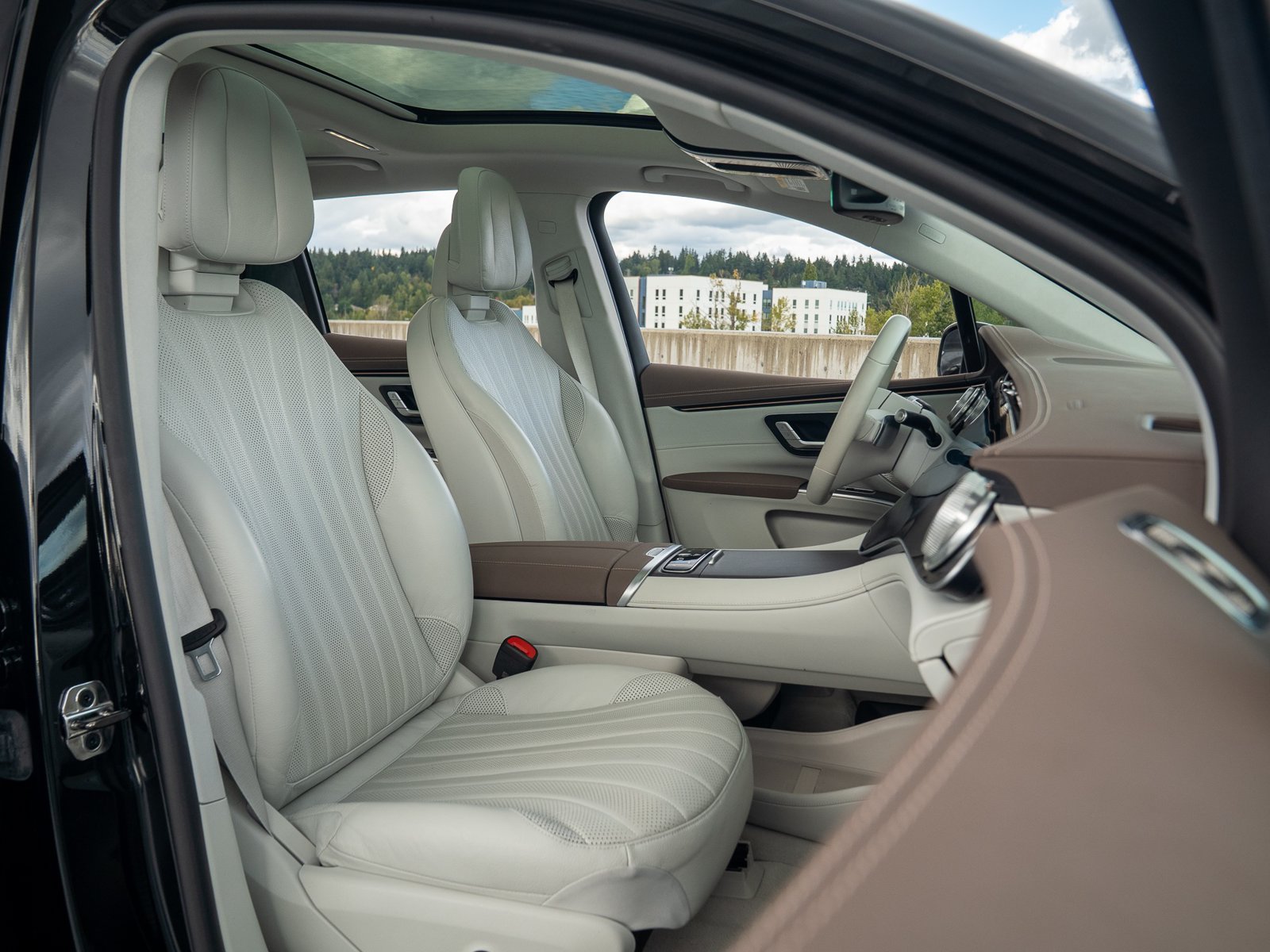 Used 2023 Mercedes-Benz EQS 580 4MATIC SUV image 29