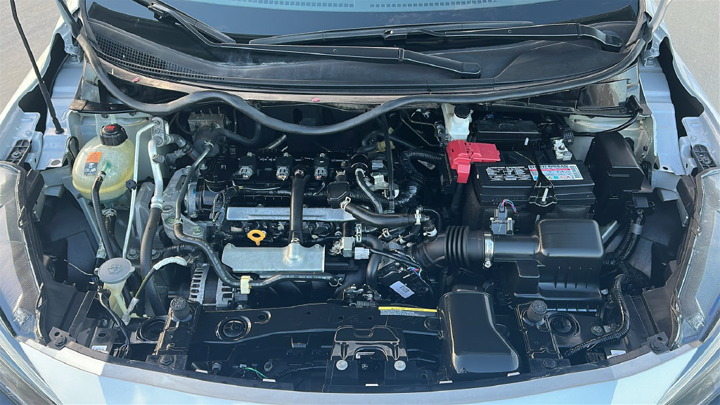 Used 2025 Nissan Versa SV FWD image 3