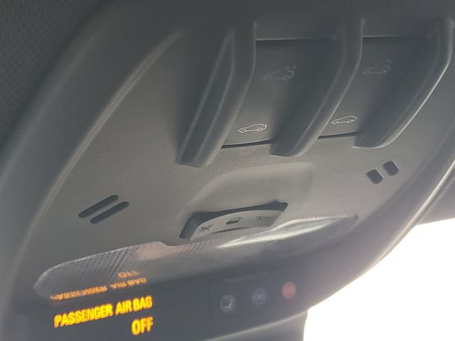Used 2025 Chevrolet Trax RS w/ Sunroof Package FWD image 29