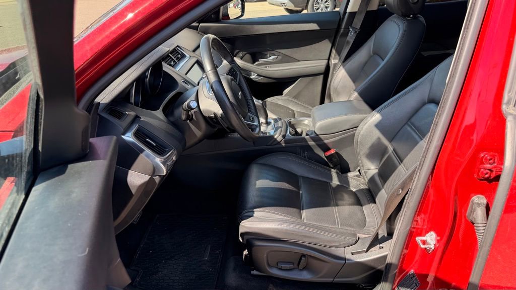 Used 2020 Jaguar E-PACE Base image 5