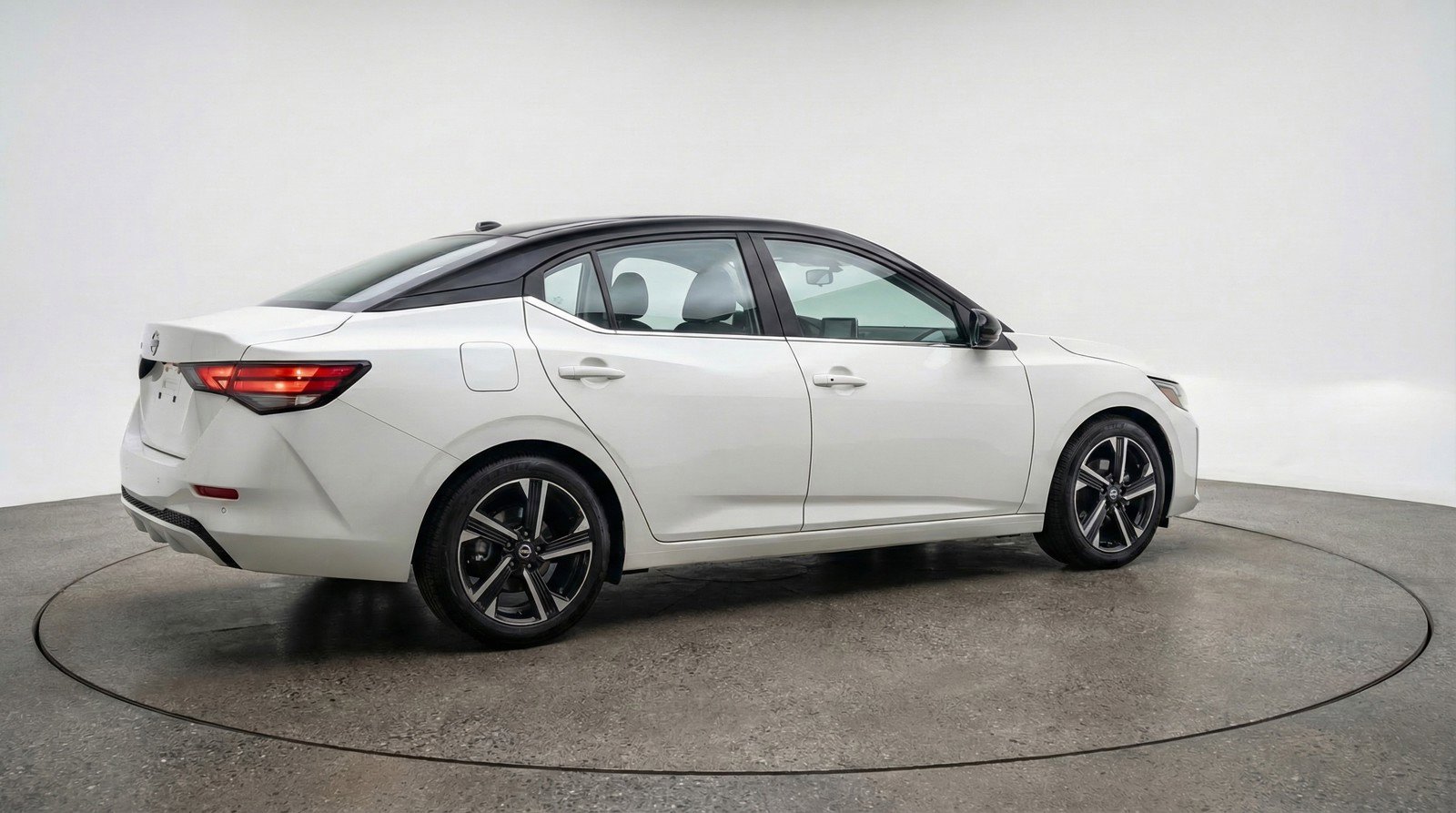 Used 2025 Nissan Sentra SV image 9