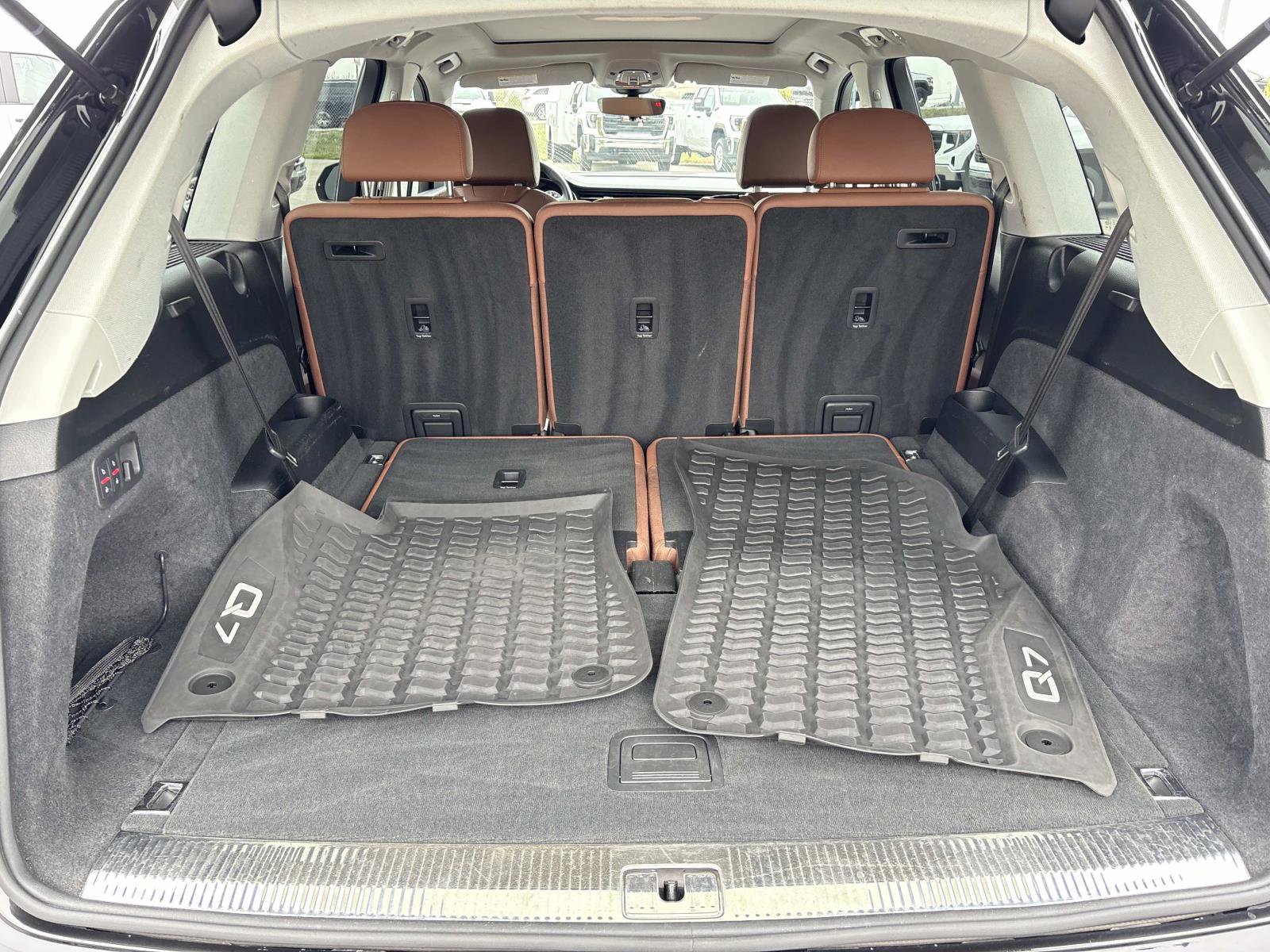 Used 2022 Audi Q7 Premium Plus w/ Premium Plus Package image 34