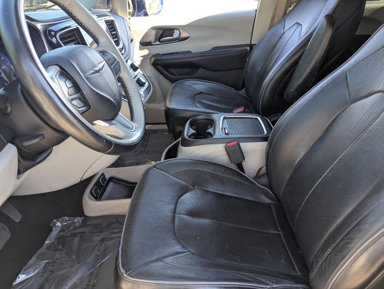 Used 2018 Chrysler Pacifica Limited image 25