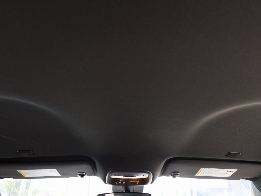 Used 2025 Chevrolet Colorado W/T image 14