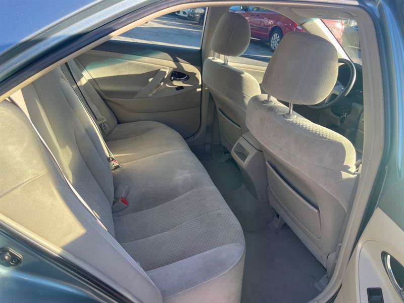 Used 2009 Toyota Camry LE FWD image 12