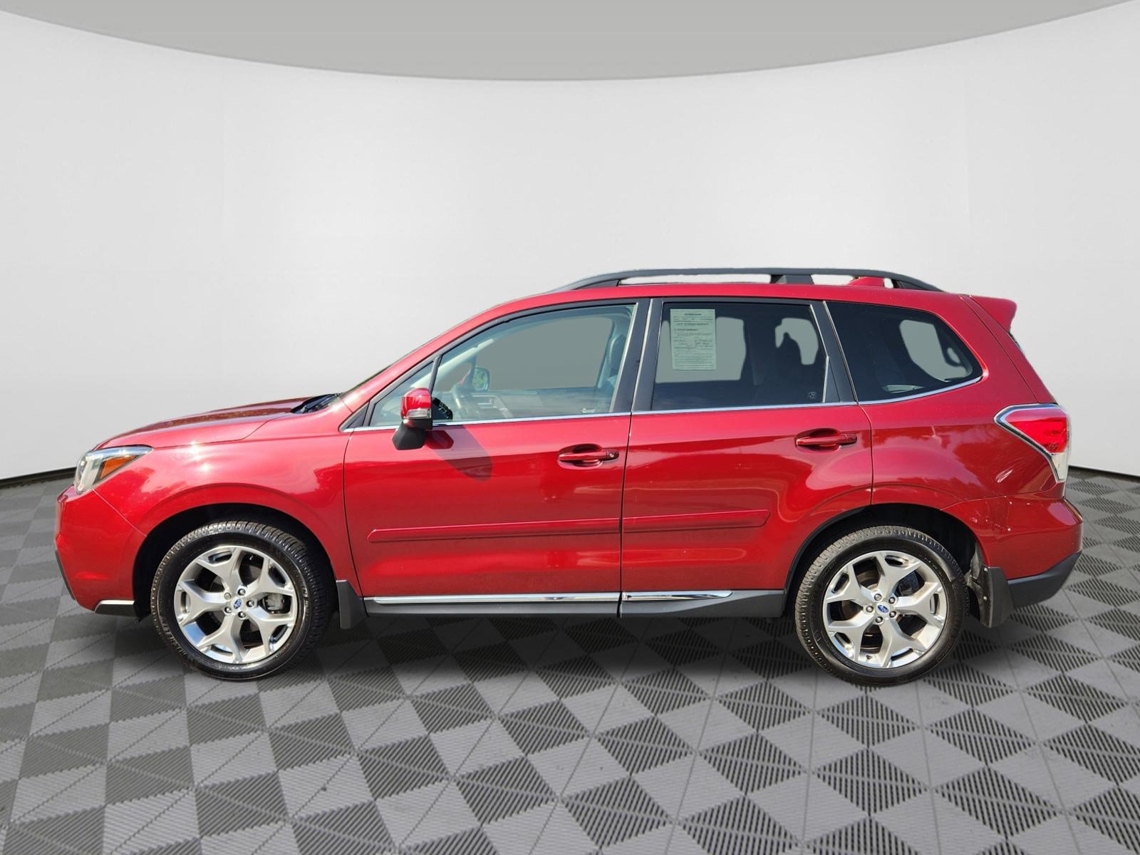 Used 2018 Subaru Forester 2.5i Touring AWD/4WD image 5