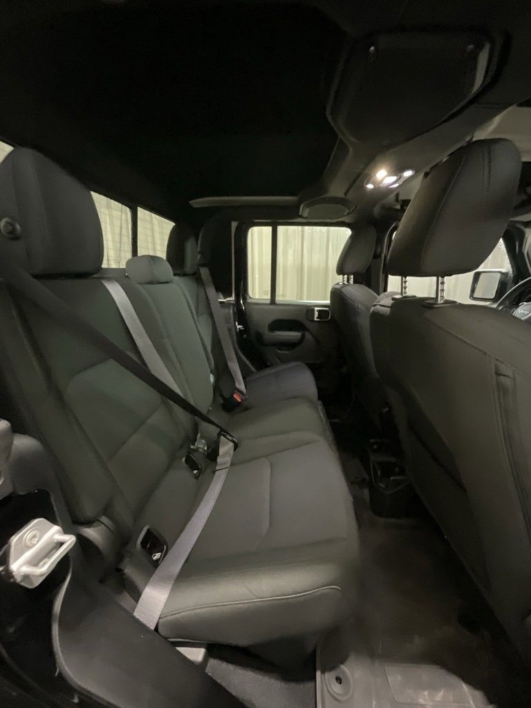 Used 2023 Jeep Gladiator Willys image 12
