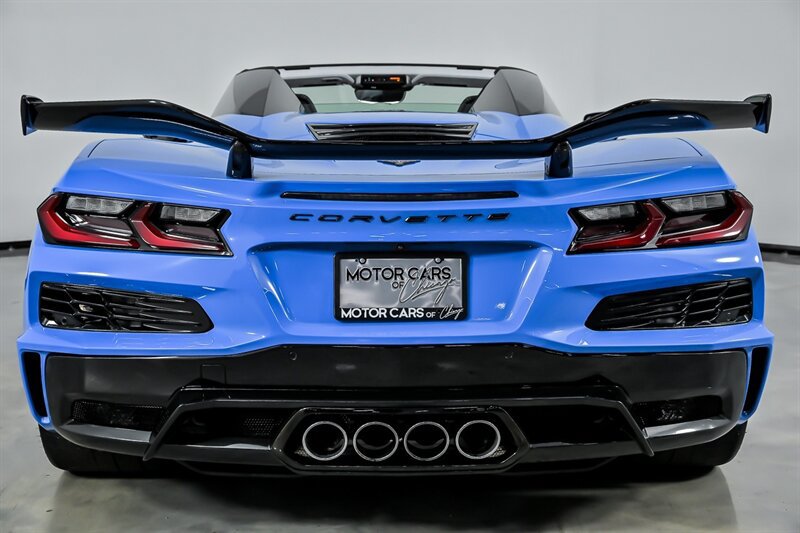 Used 2024 Chevrolet Corvette Z06 w/ Z07 Performance Package RWD image 11