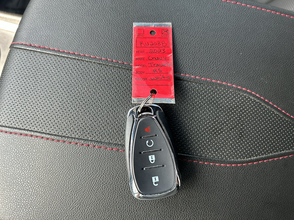 Used 2023 Chevrolet Traverse RS FWD image 38