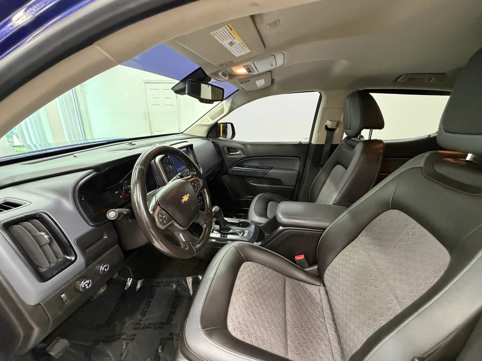 Used 2017 Chevrolet Colorado Z71 AWD/4WD image 14