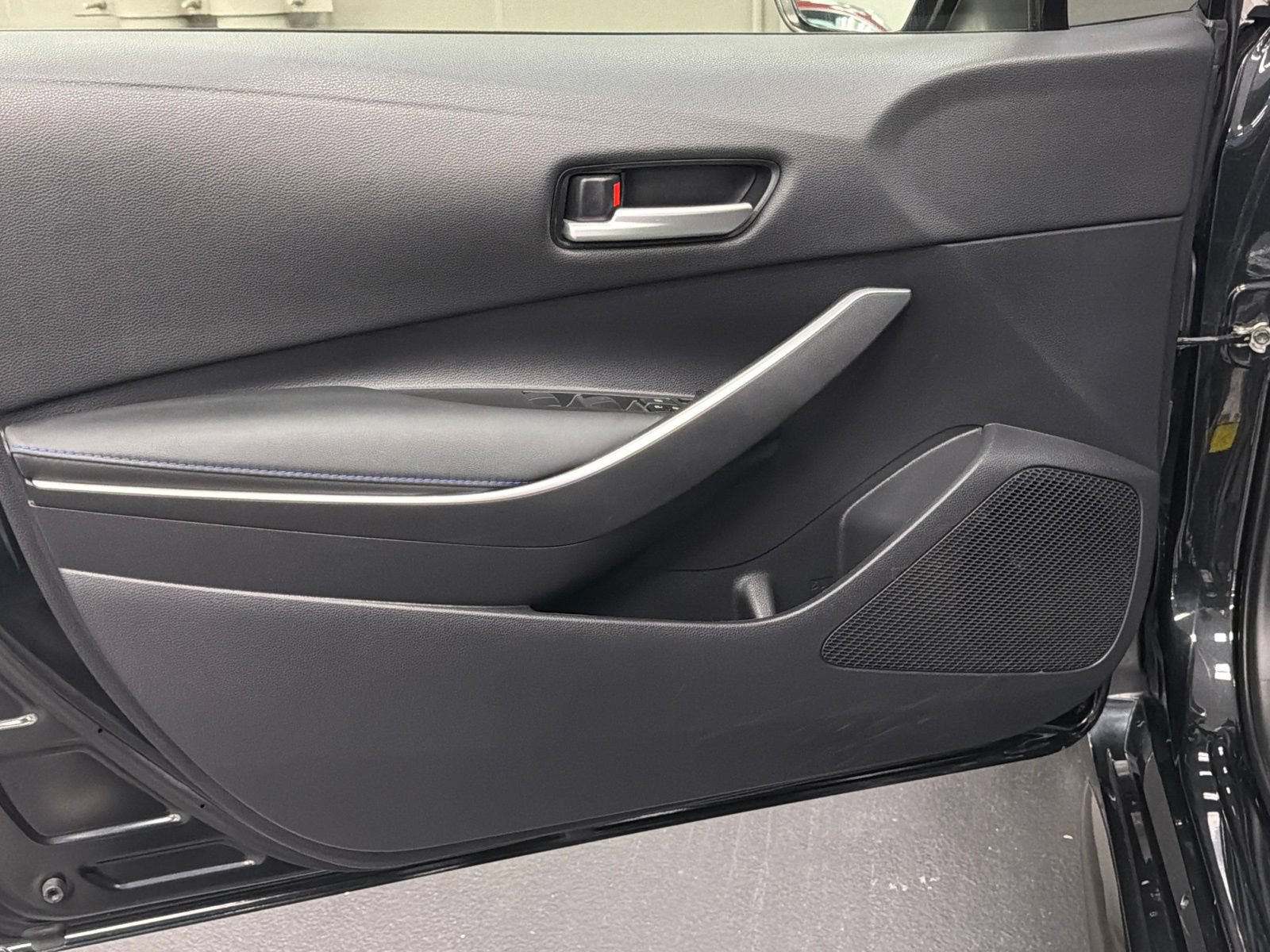 Used 2021 Toyota Corolla SE w/ SE Premium Package FWD image 19