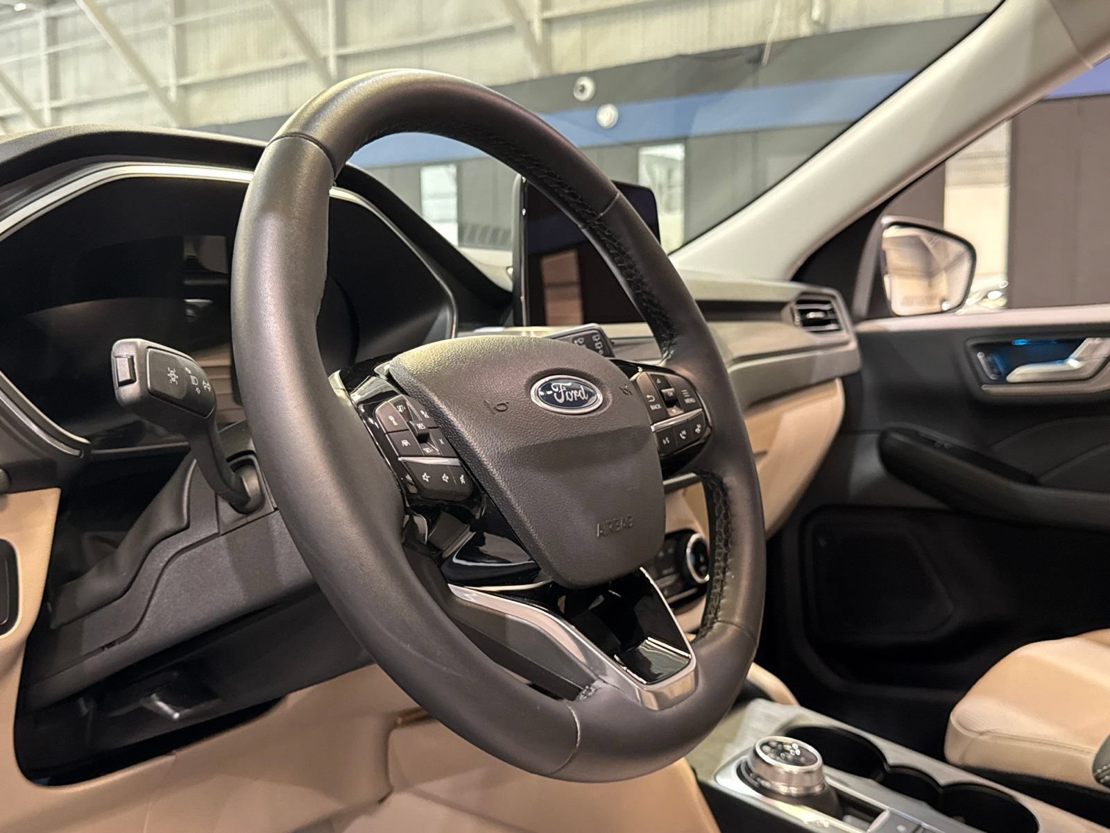 Used 2022 Ford Escape Titanium AWD/4WD image 24