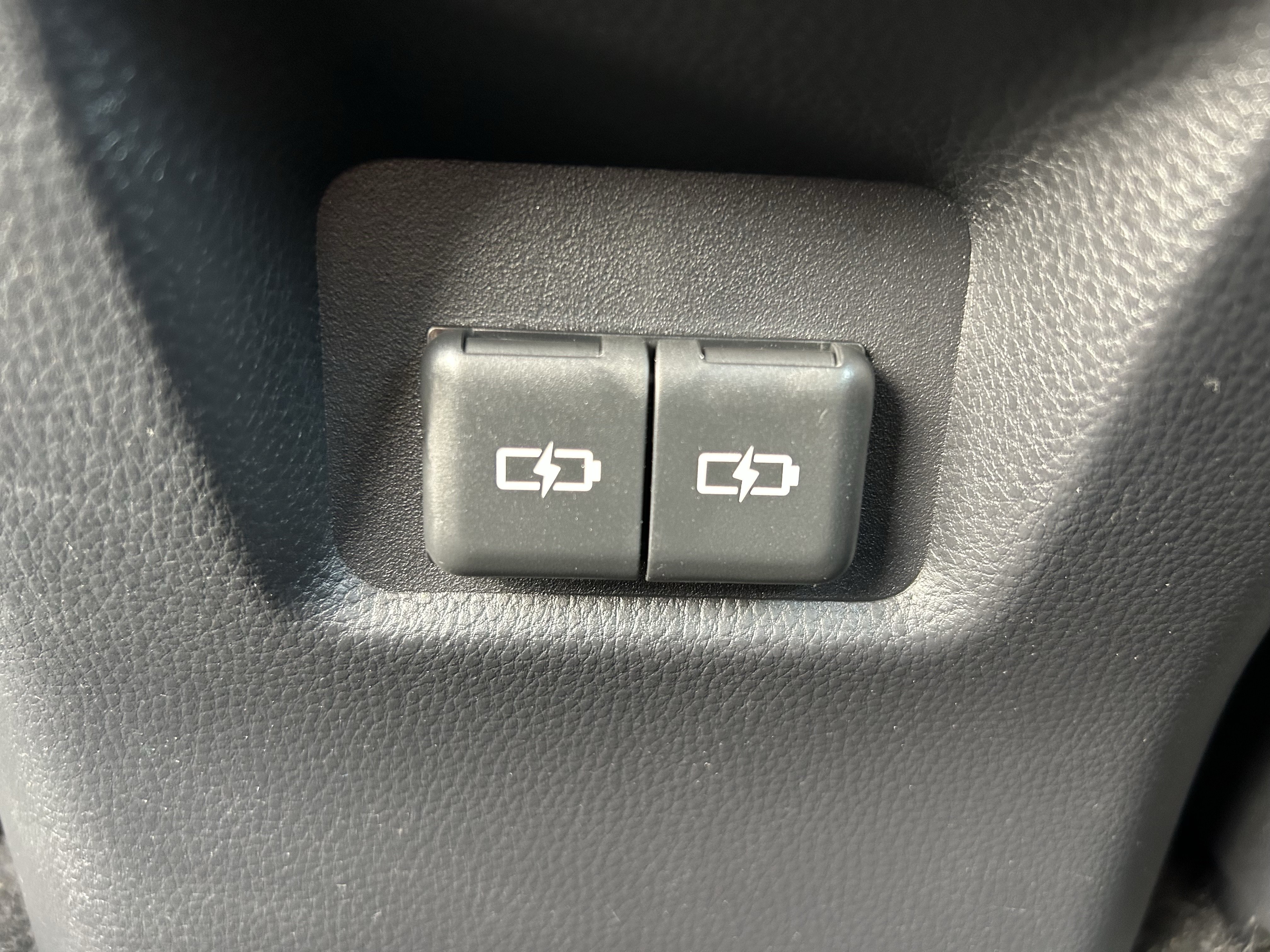 Certified 2025 Toyota RAV4 XLE FWD image 19