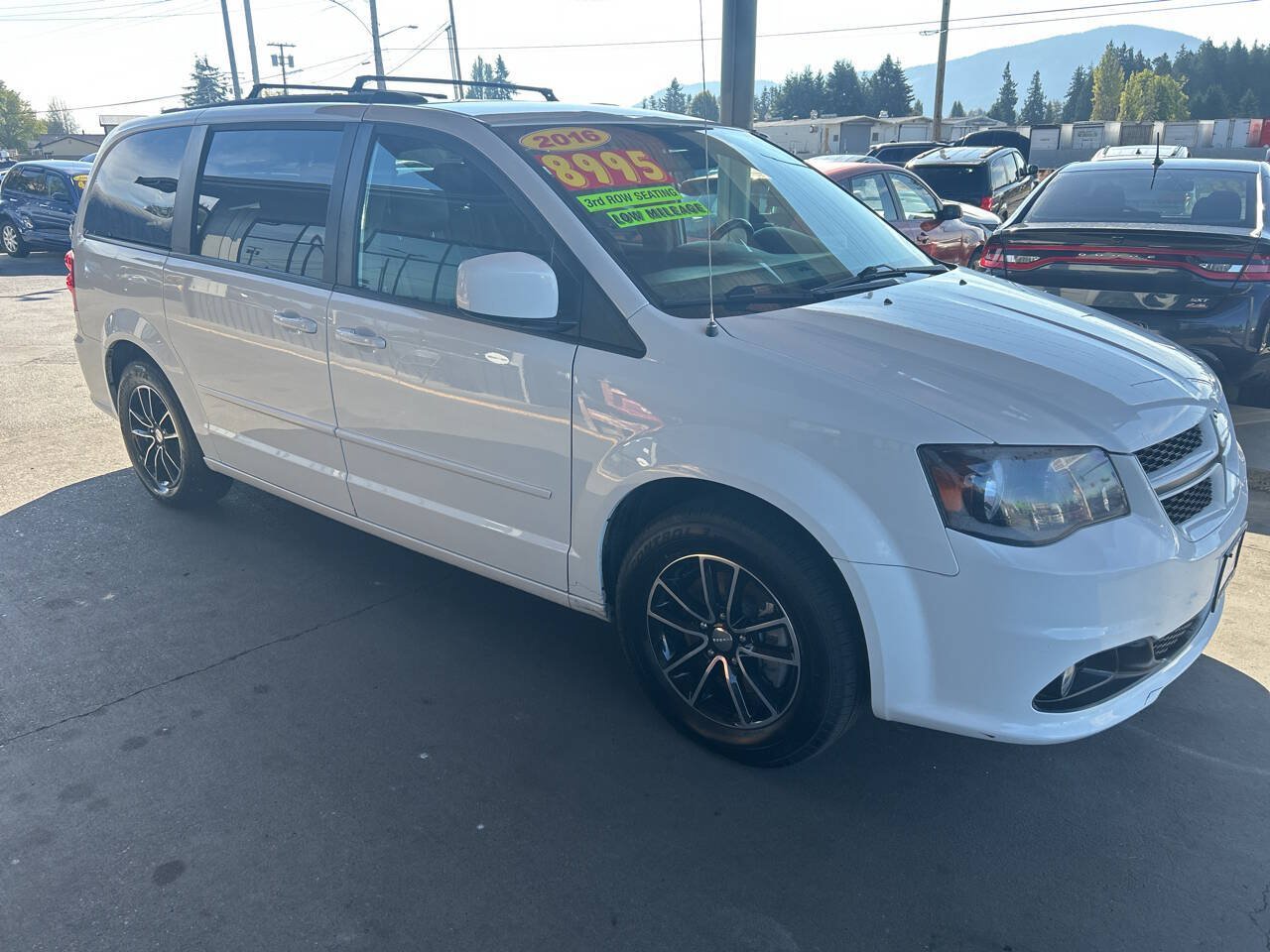 Used 2016 Dodge Grand Caravan R/T FWD image 8