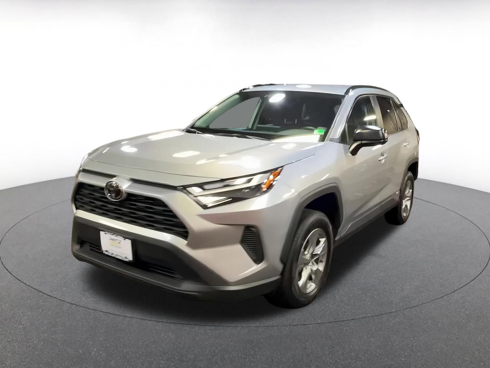 Used 2025 Toyota RAV4 LE image 7