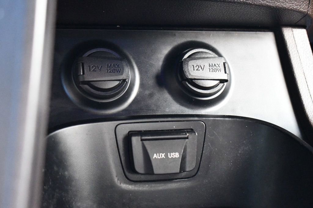 Used 2015 Hyundai Santa Fe Sport image 27