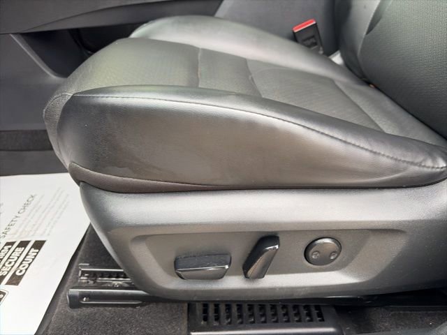 Used 2024 Nissan Rogue SV w/ SV Premium Package image 11