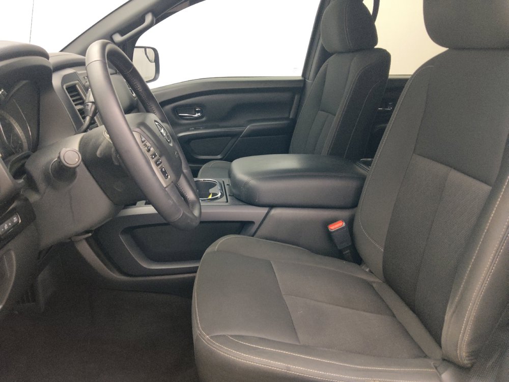 Used 2018 Nissan Titan SV w/ SV Convenience Package RWD image 17