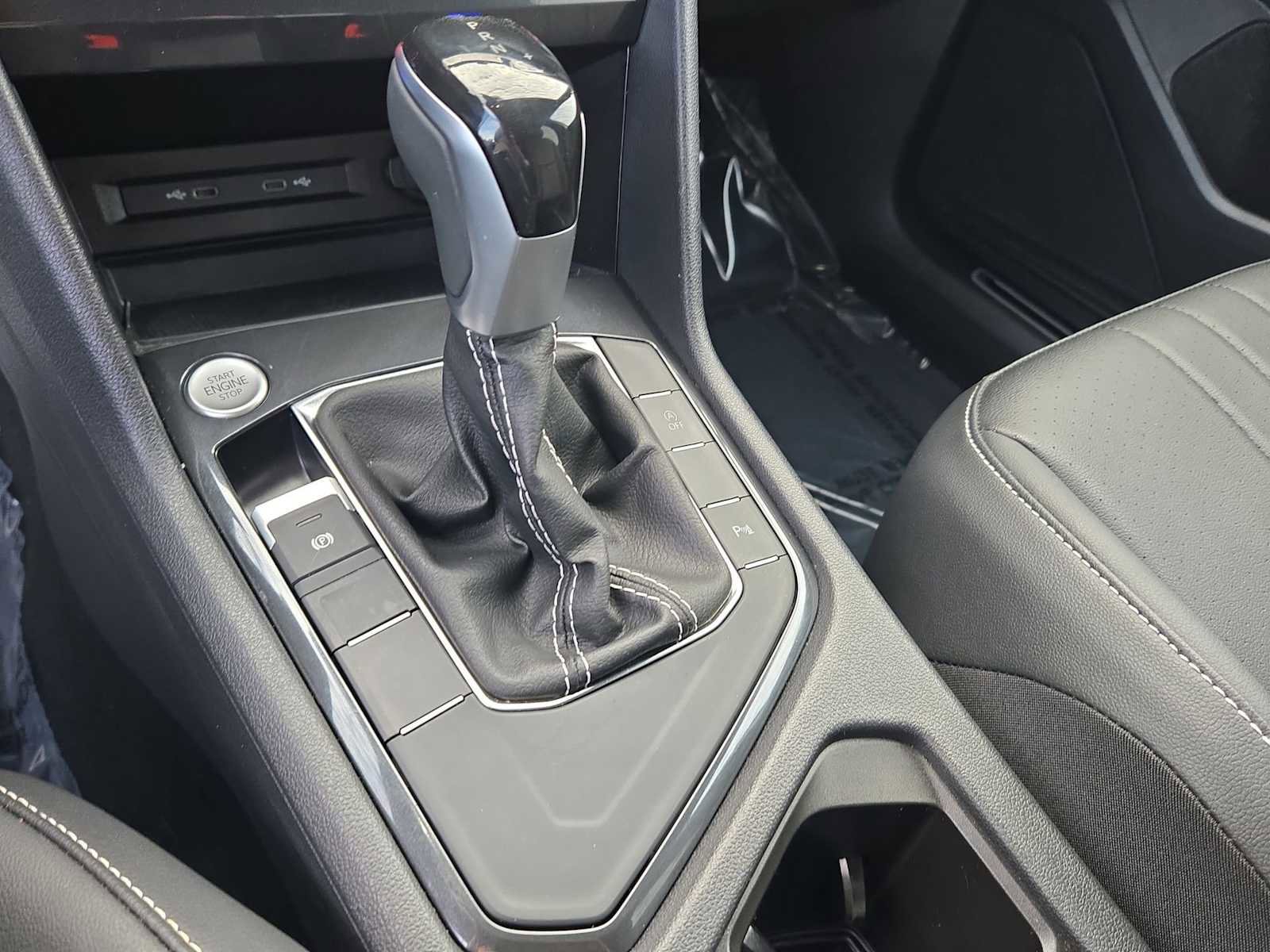 Used 2023 Volkswagen Tiguan SE R-Line image 37