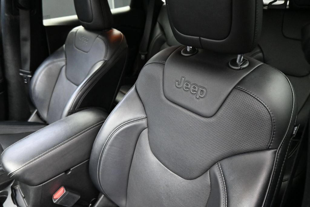 Used 2022 Jeep Cherokee Latitude Lux FWD image 12