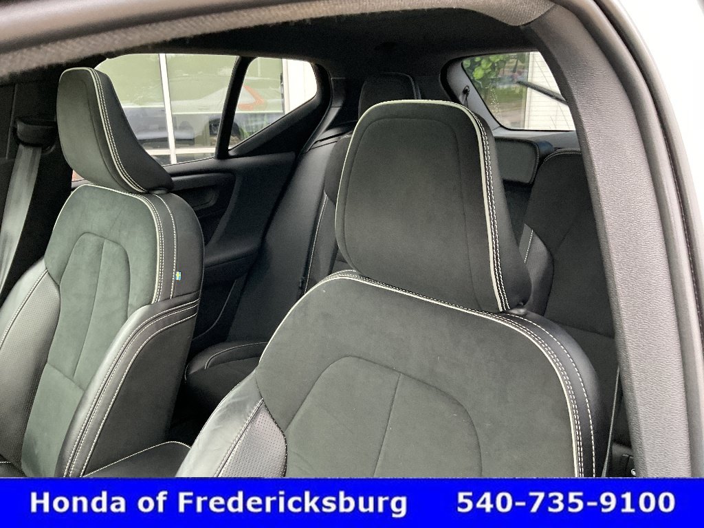 Used 2020 Volvo XC40 T5 R-Design AWD/4WD image 29
