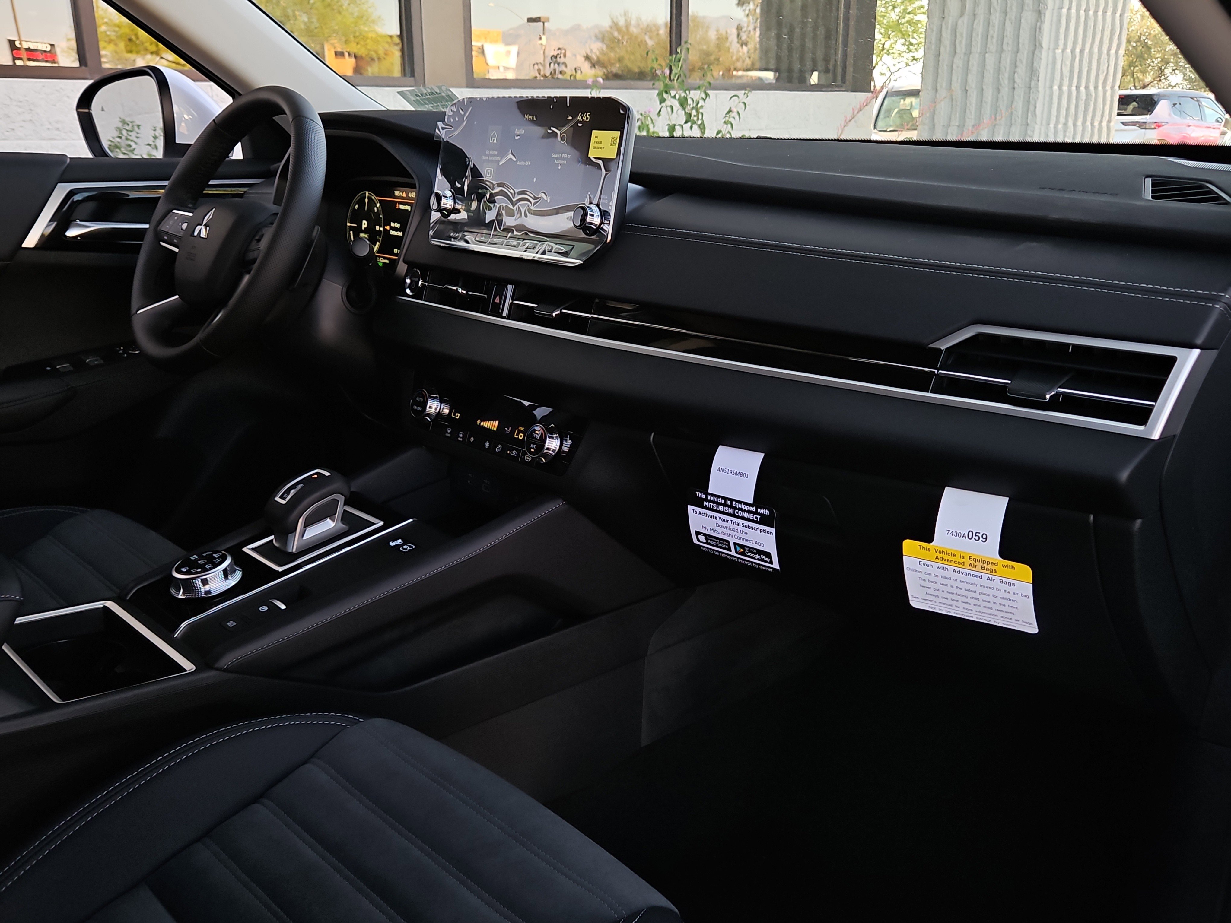 New 2025 Mitsubishi Outlander SE image 23