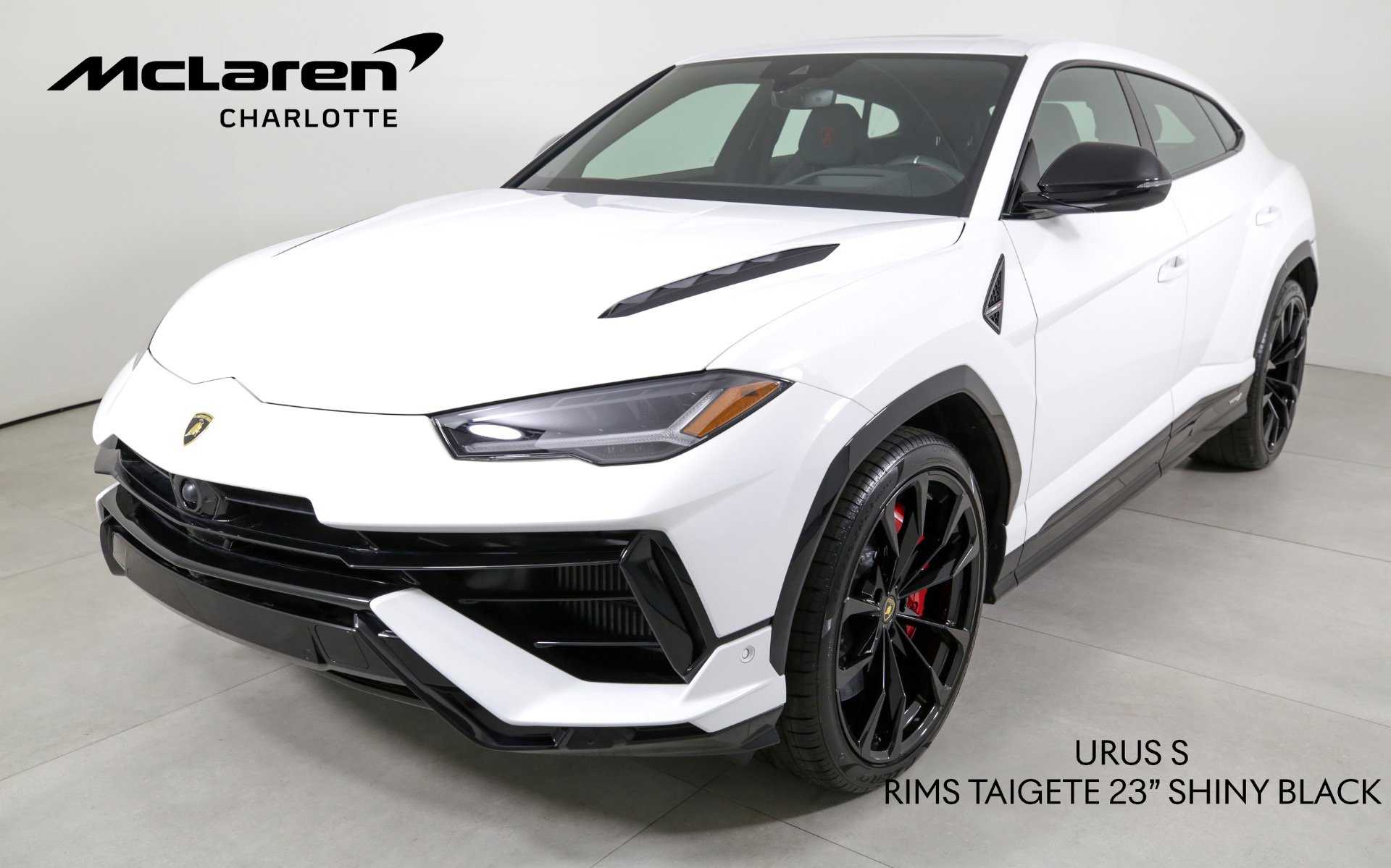 Used 2023 Lamborghini Urus S image 1