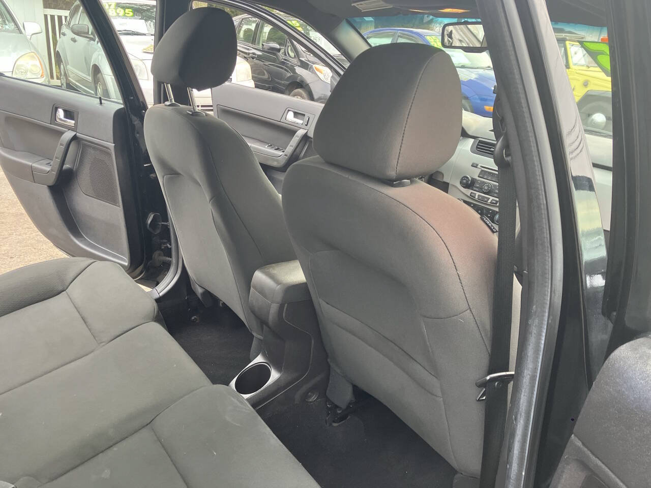 Used 2008 Ford Focus SES FWD image 29