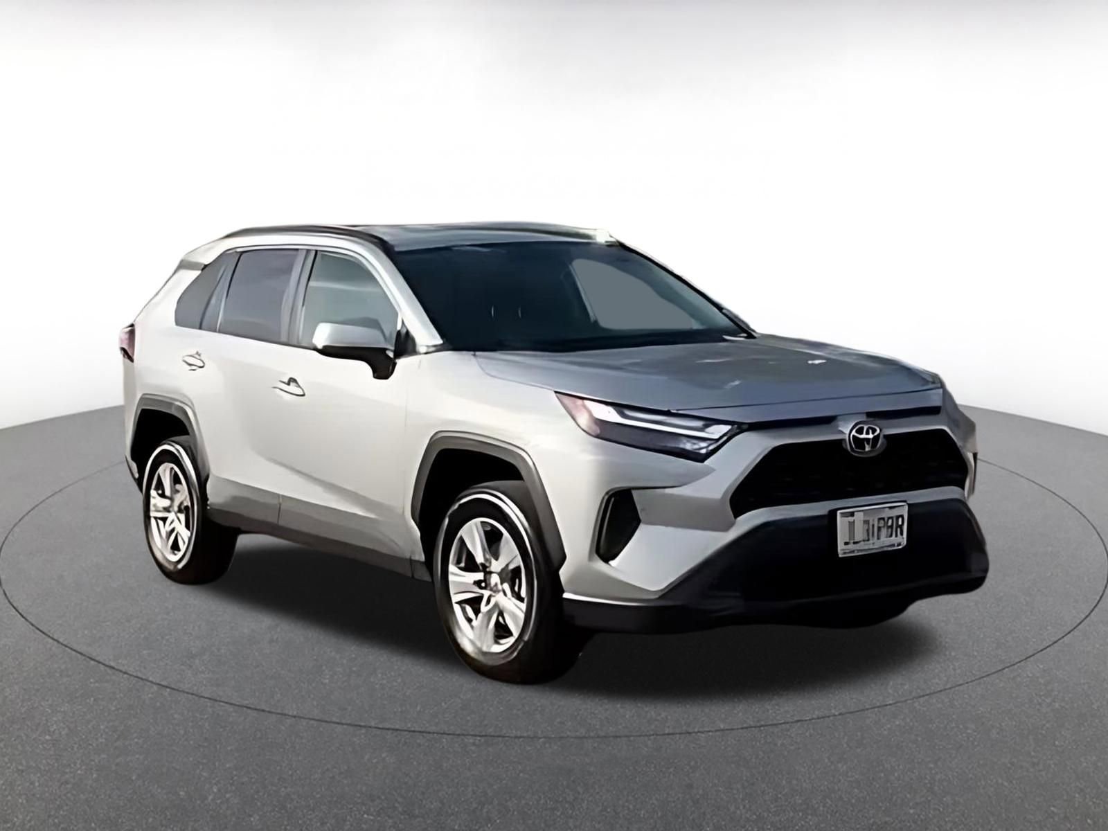 Used 2025 Toyota RAV4 XLE w/ Weather Package FWD image 3