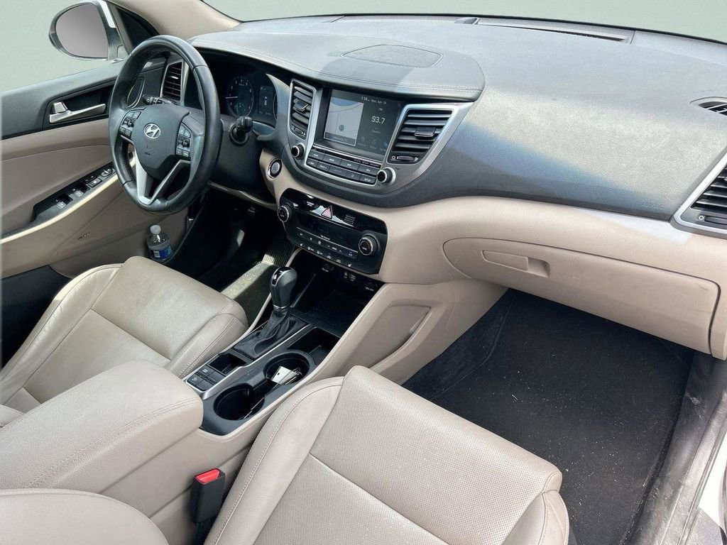 Used 2018 Hyundai Tucson SEL Plus w/ Cargo Package image 16