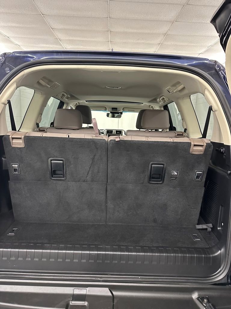 Used 2021 Lexus GX 460 Premium image 35