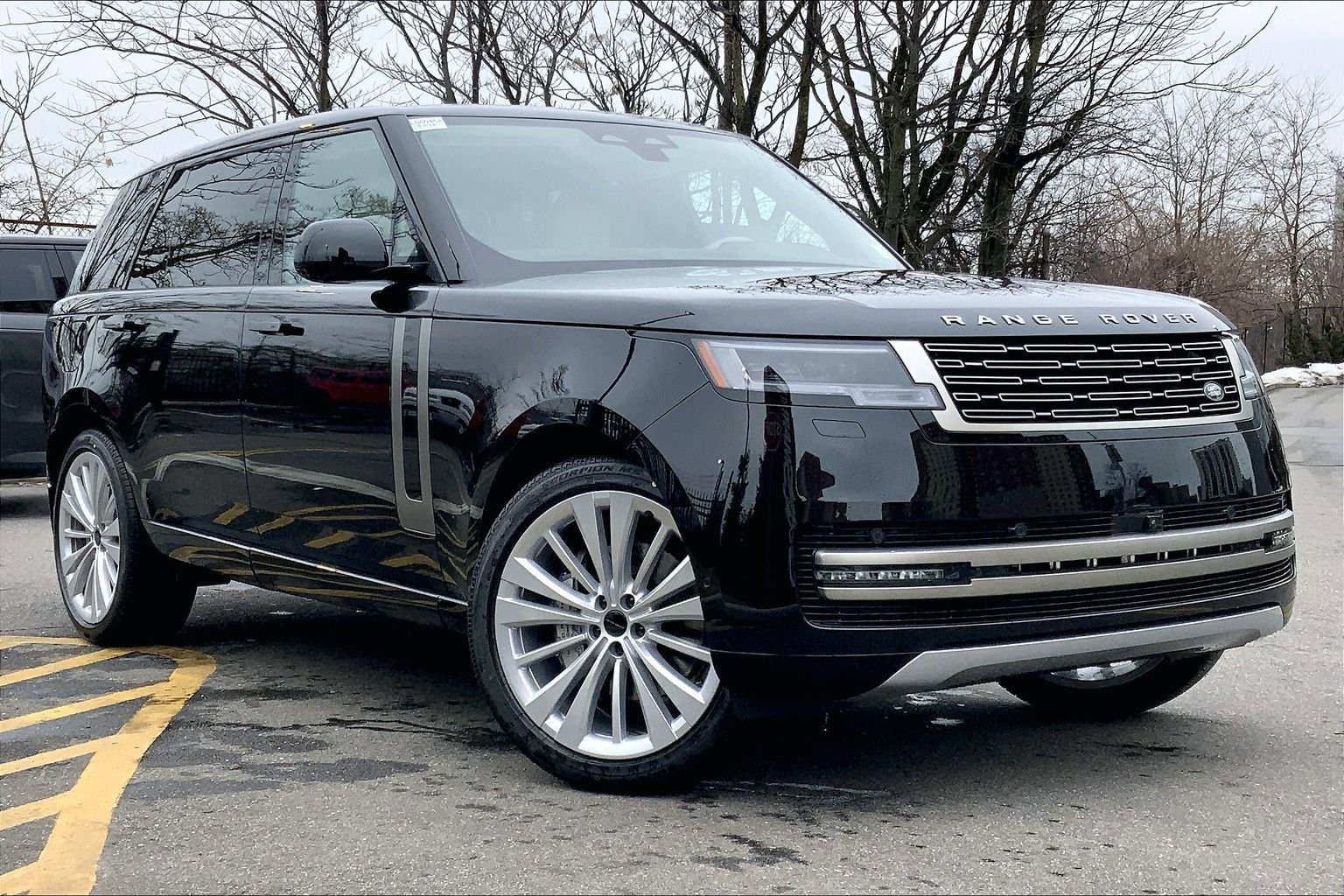 New 2026 Land Rover Range Rover Long Wheelbase SE image 2