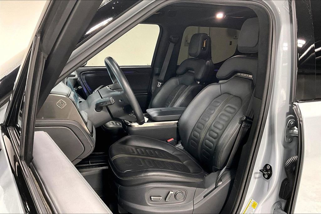 Used 2023 Rivian R1T Adventure image 32